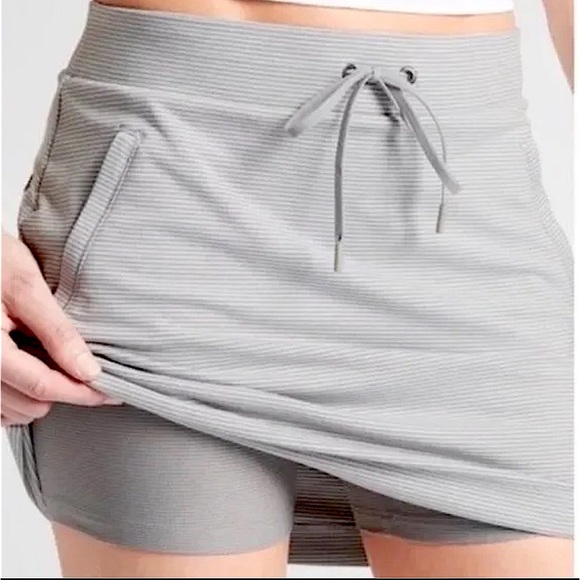 Athleta Dresses & Skirts - Athleta- Women's Gray Stripe Modern Metro Skort- Size L